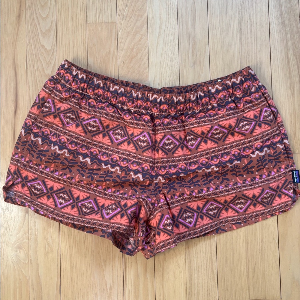 Patagonia Barely Baggie Shorts- size M